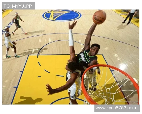 爱德华兹表现平平半场仅得10分次节状态下滑仅得2分